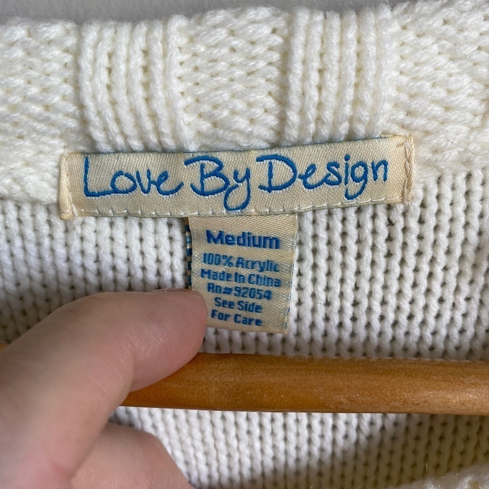 Love by Design Women's Cable Knit Cream Crop Sweater Size Medium - Picture 2 of 12